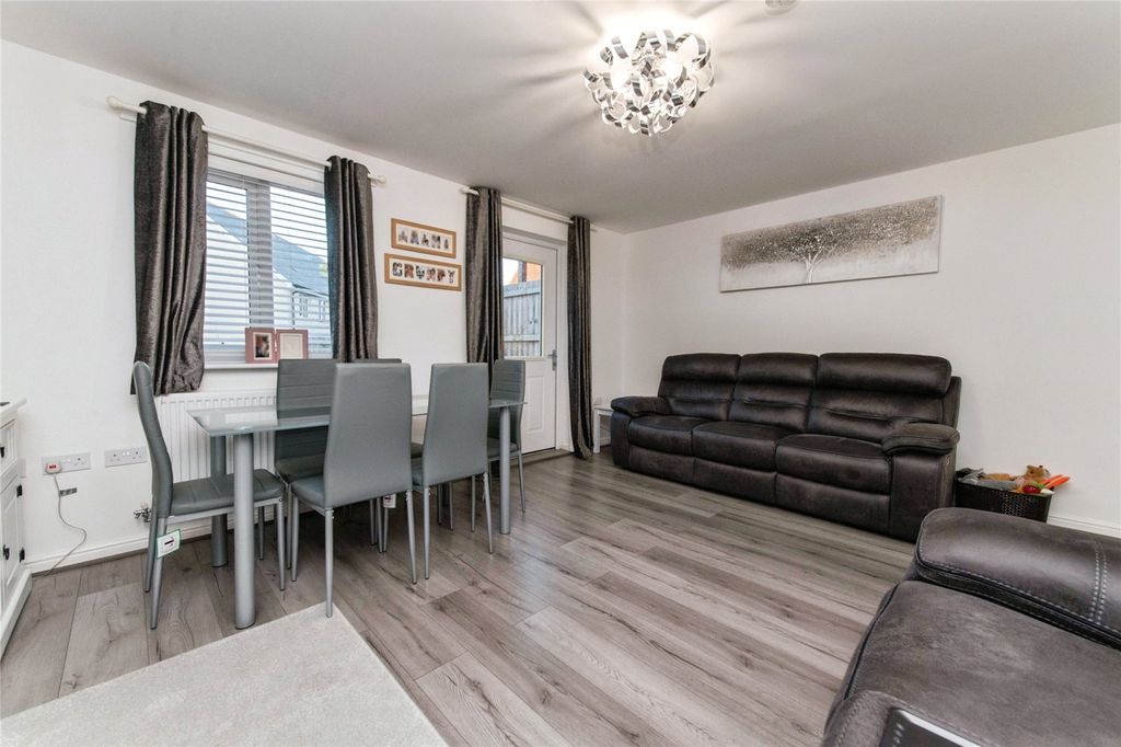 Property photo 3 of 16 Picture No. 09