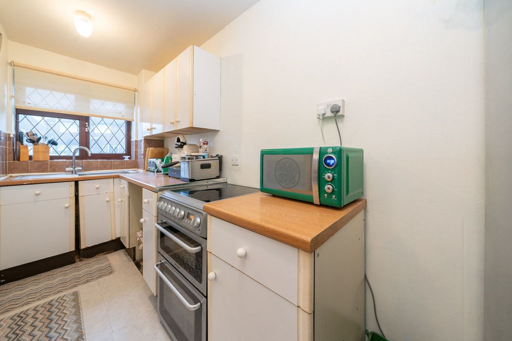 Property photo 3 of 9