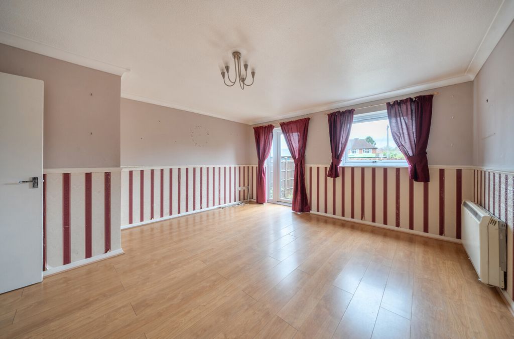 Property photo 2 of 15 1437175-7-69cd21E...