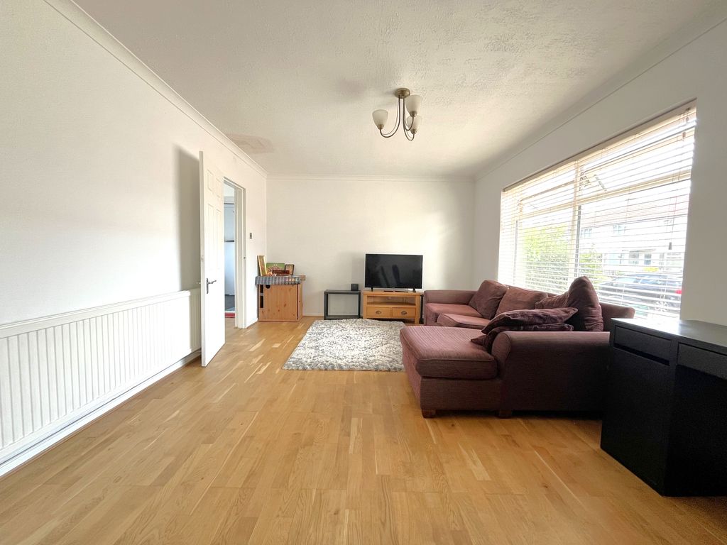Property photo 3 of 11