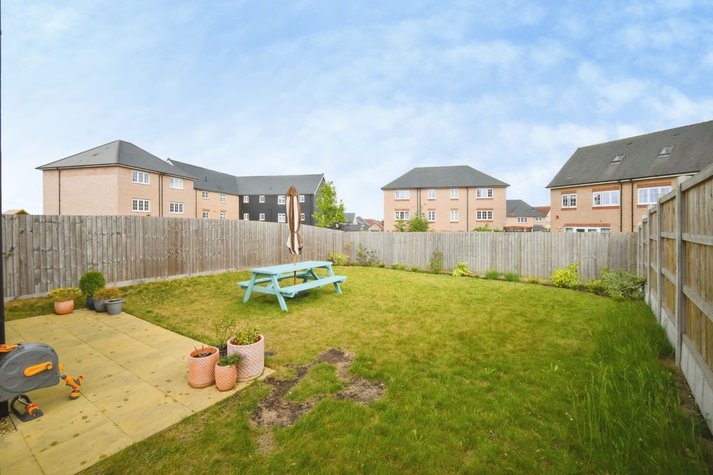 Property photo 2 of 18 Rear Garden