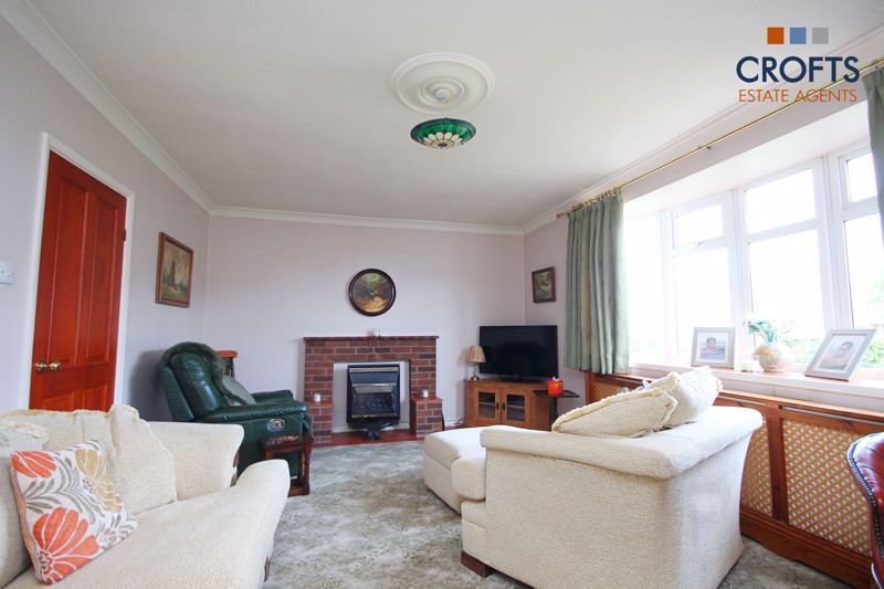 Property photo 2 of 13 Lounge