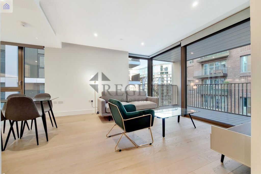 Property photo 2 of 12 Open Plan