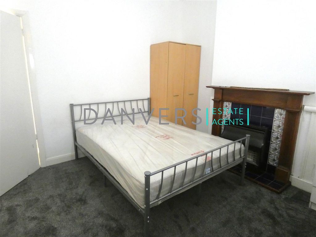 Property photo 2 of 6 P1120392.Jpg