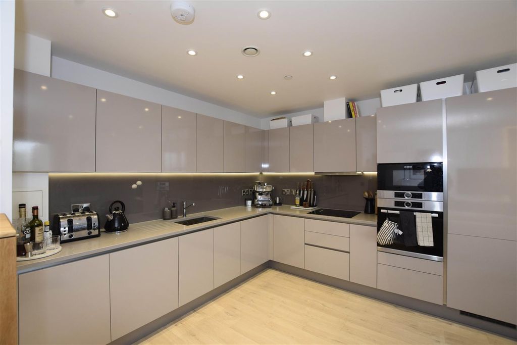 Property photo 3 of 16 Kitchen Area.Jpg