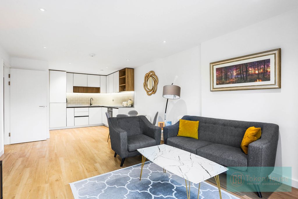 Property photo 2 of 10