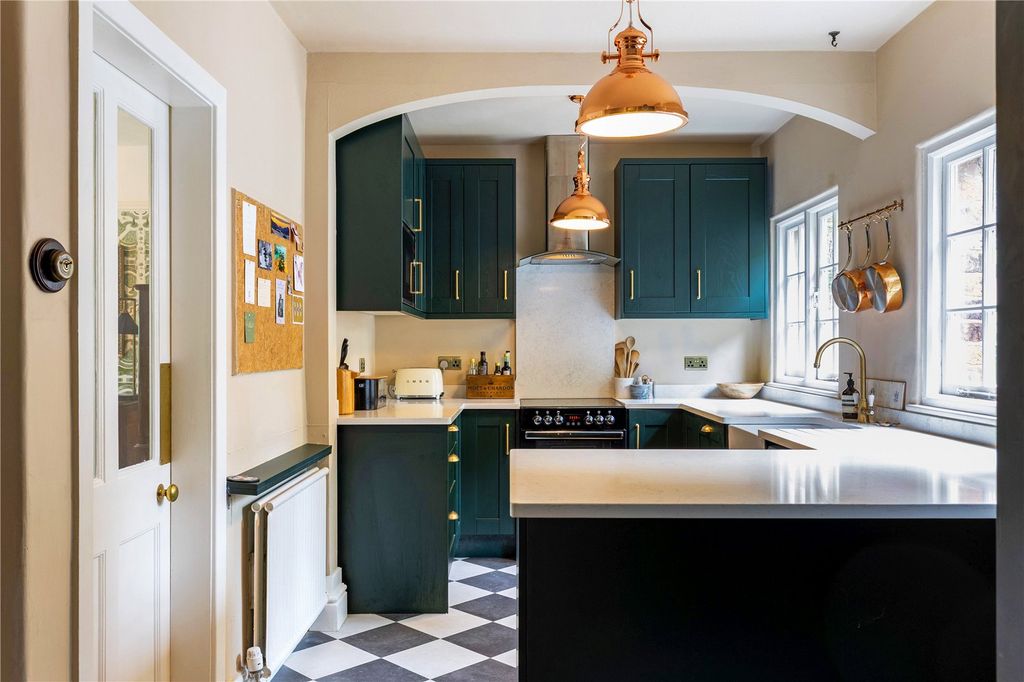 Property photo 2 of 19 Kitchen