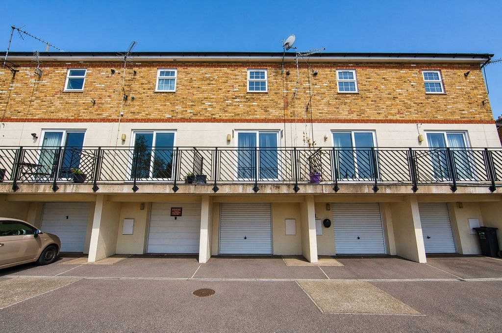 Property photo 3 of 8 Picture No. 13