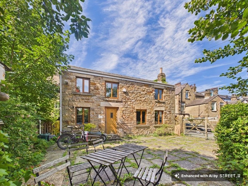 Property photo 1 of 11 Welcome To "Coach House"