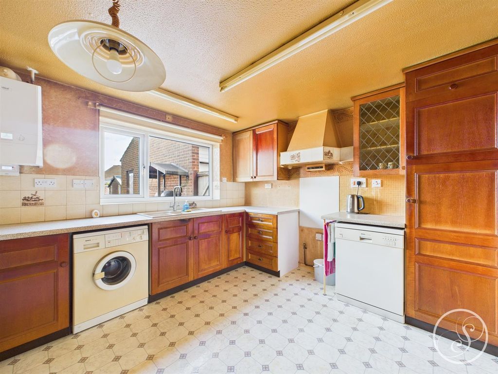 Property photo 2 of 26 Kitchen