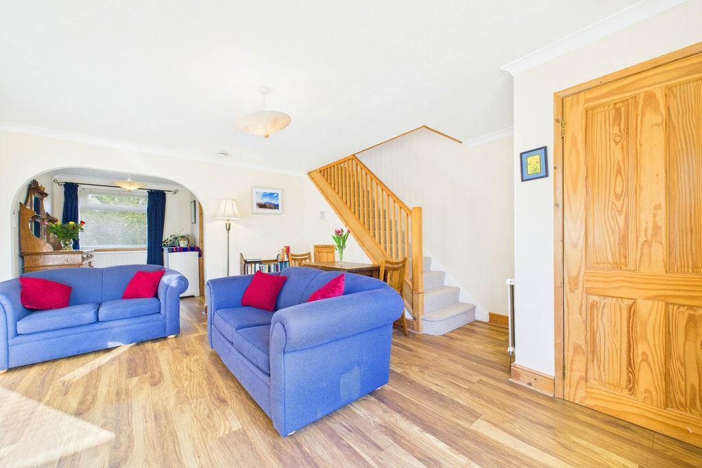 Property photo 2 of 18