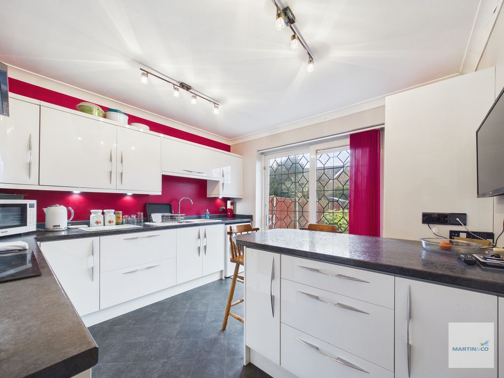 Property photo 2 of 18 Cam03394G0-Pr0443-Still005