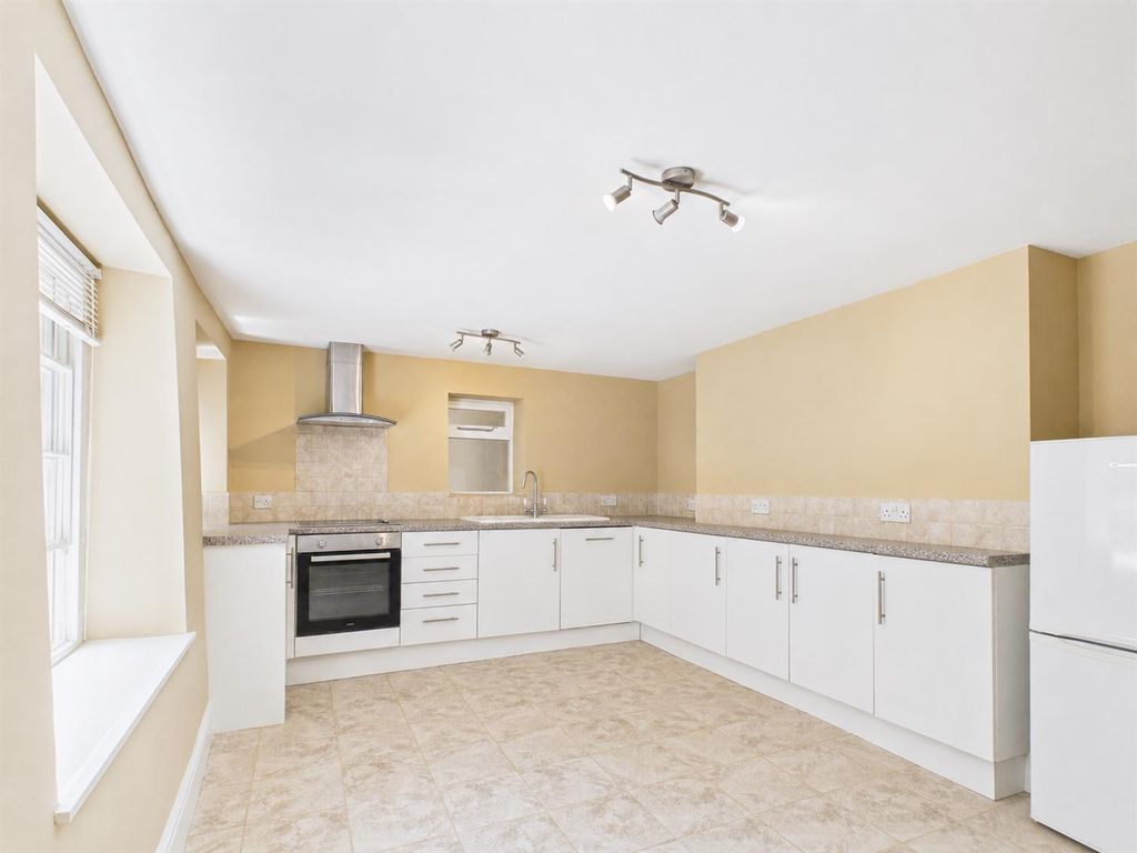 Property photo 2 of 11 Kitchen.Png