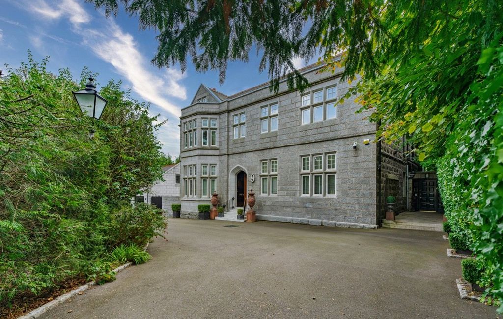 Property photo 1 of 24 Lead Image