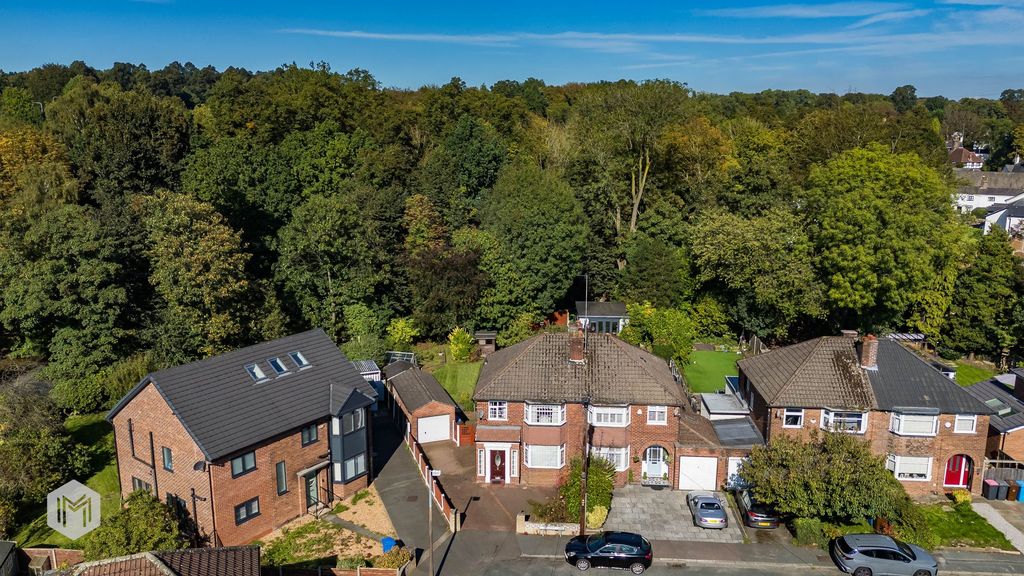 Property photo 2 of 33