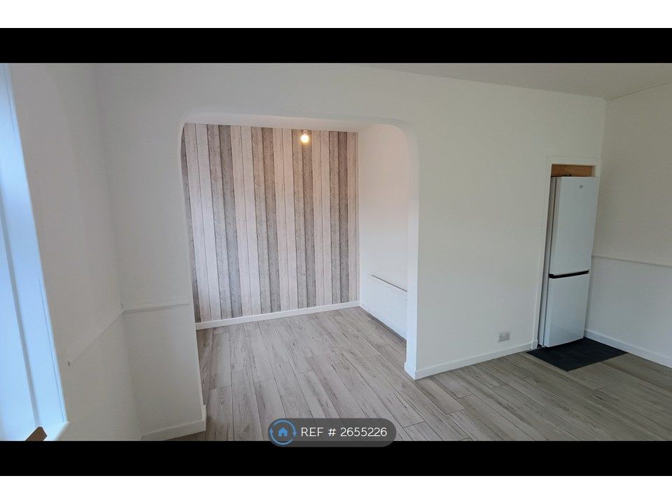 Property photo 3 of 23 Livingroom/Dining Room