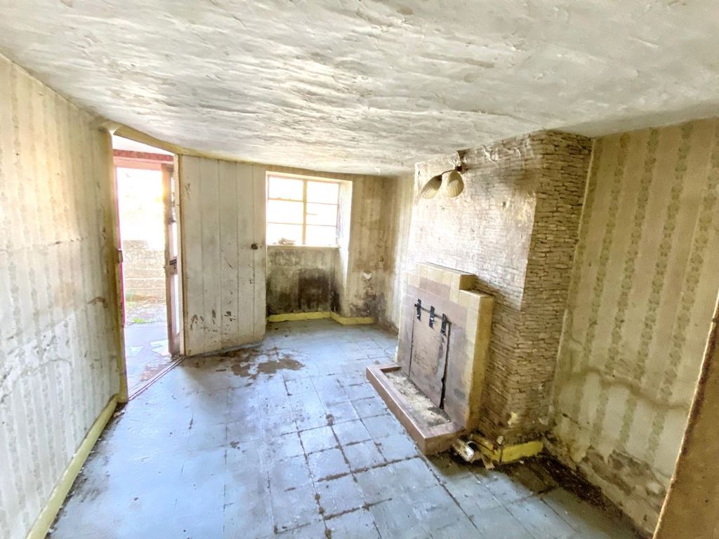 Property photo 3 of 14