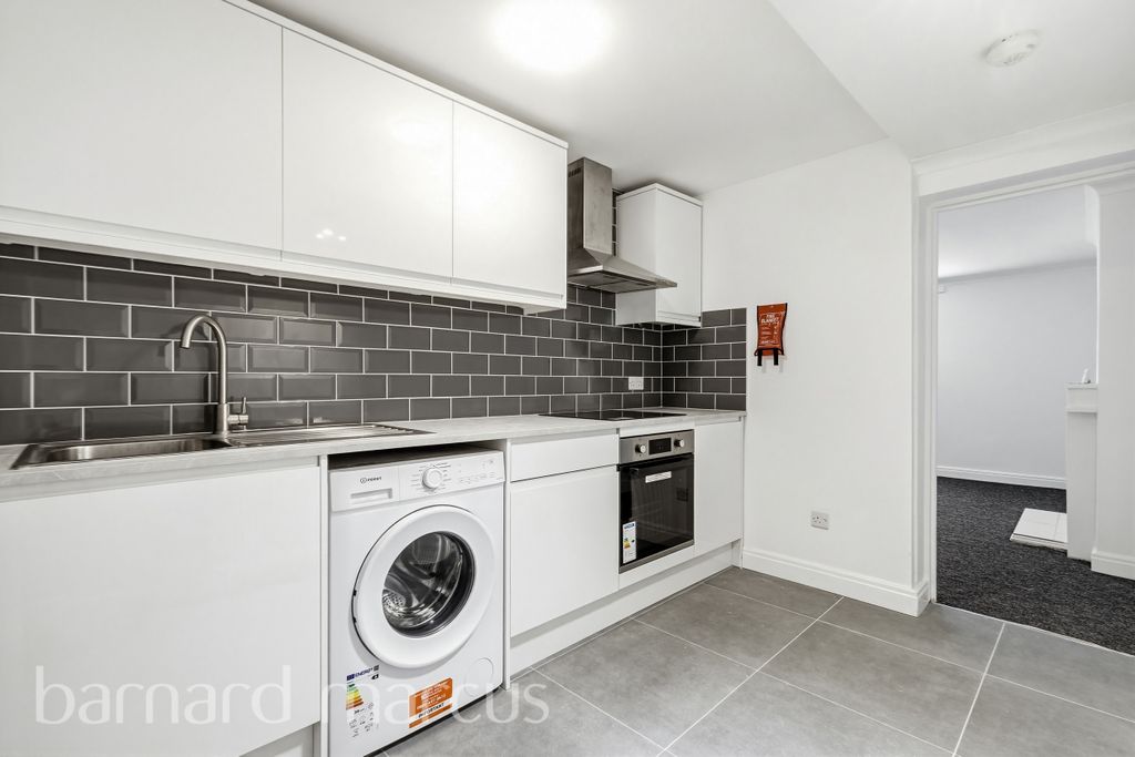 Property photo 1 of 9 Kitchen