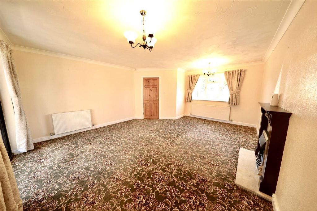 Property photo 2 of 17 229 Hull Road - Lounge 3.Jpg