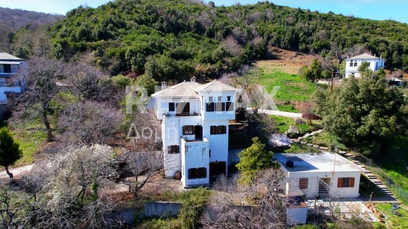 Property photo 1 of 50