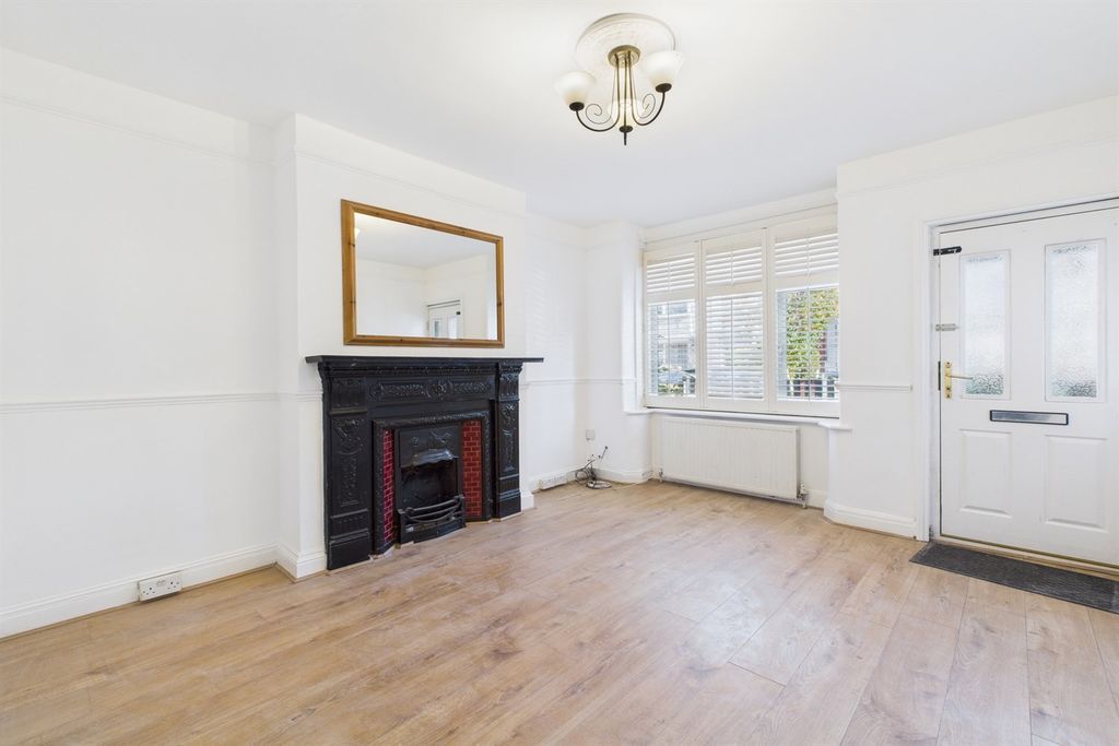 Property photo 2 of 12 Living Room