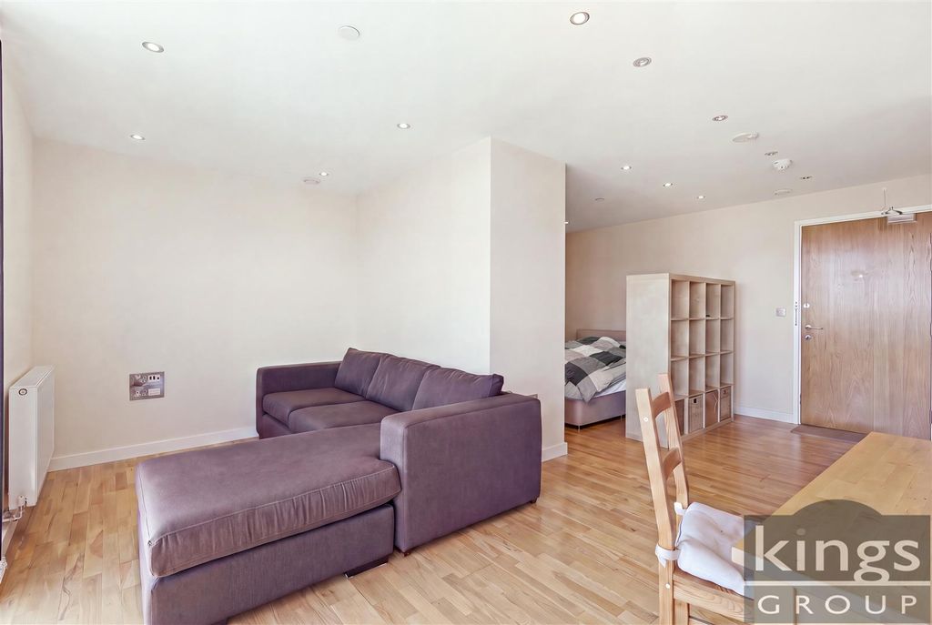 Property photo 2 of 12