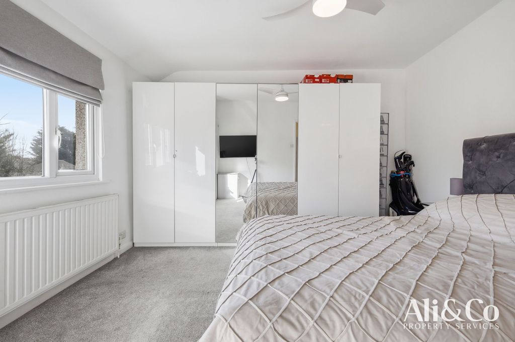 Additional image 21 of 4 bed semi-detached house for saleCollege Avenue, Grays RM17
