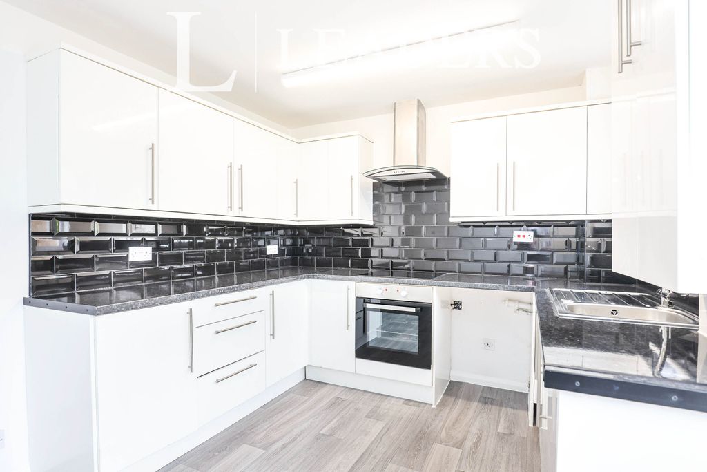 Property photo 1 of 10 1