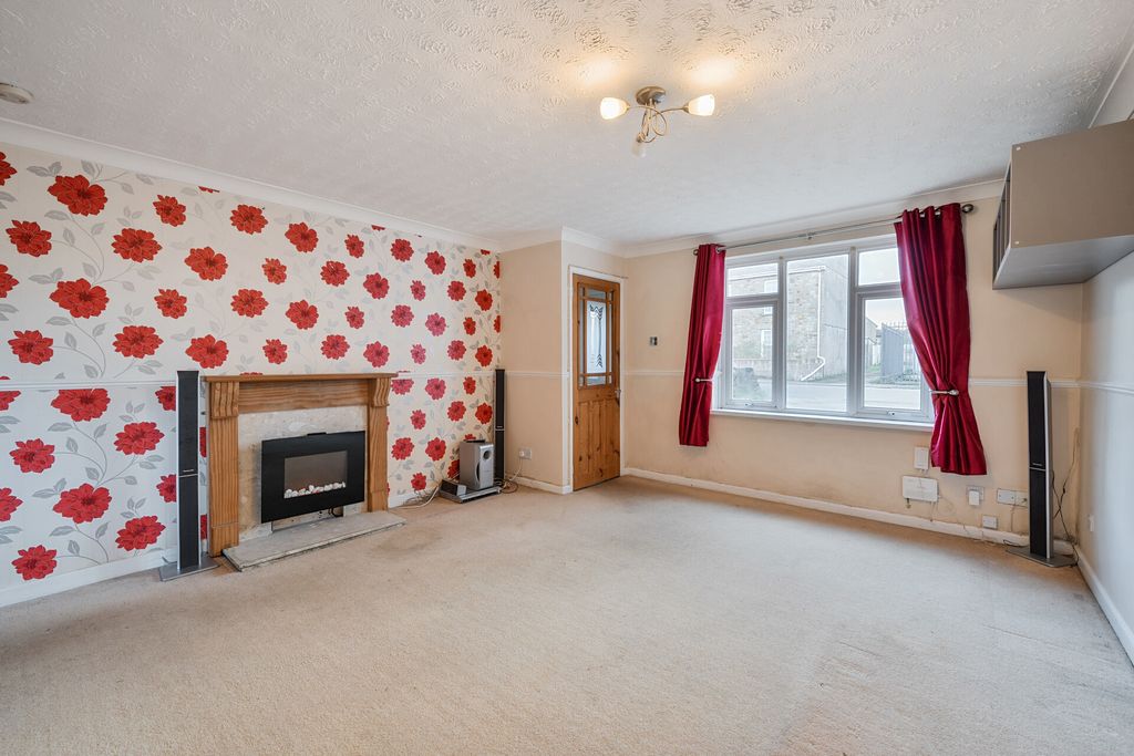 Property photo 2 of 19 4-6Ad8A78F7c10A-1...