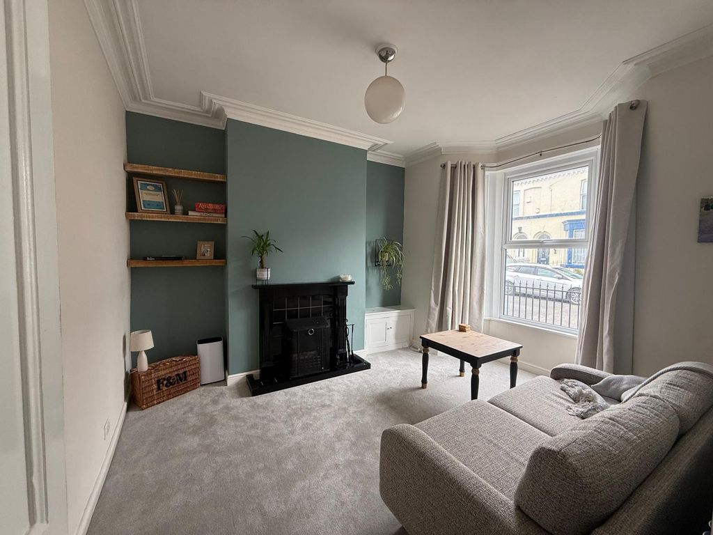 Property photo 3 of 8