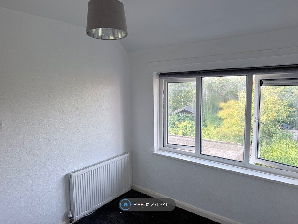 Property photo 3 of 6 Bedroom