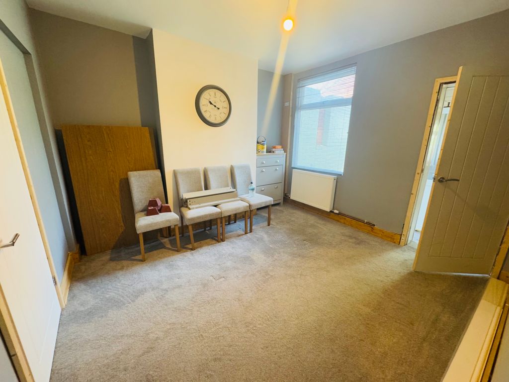 Property photo 2 of 8 Image