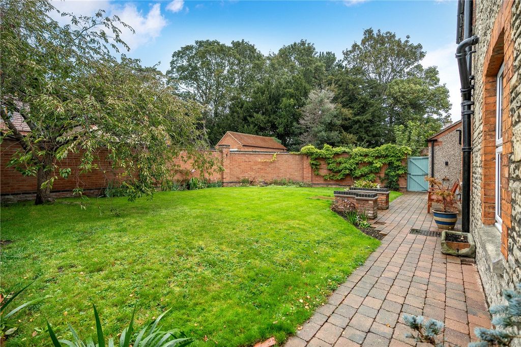 Property photo 3 of 27 Picture No. 06