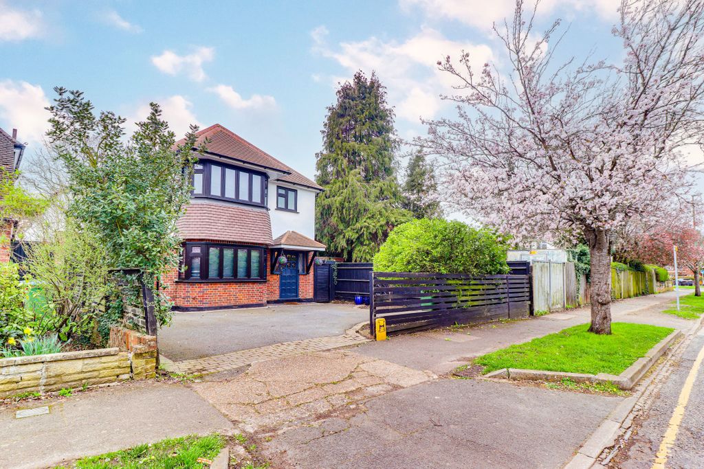 Property photo 1 of 36