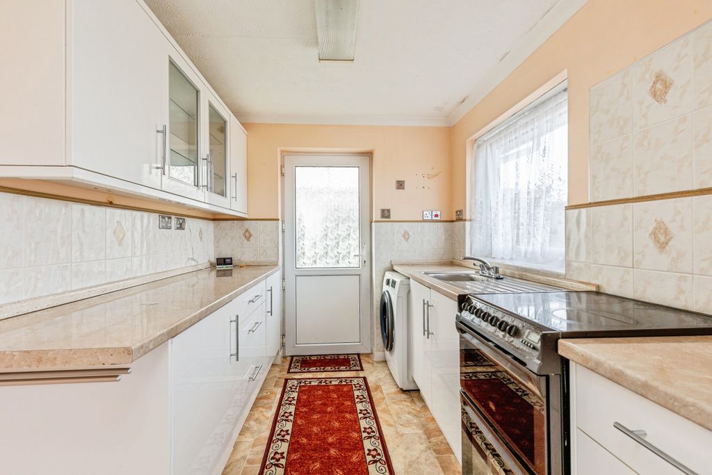 Property photo 2 of 16 Kitchen