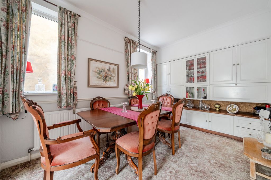 Property photo 3 of 16 Dining Room