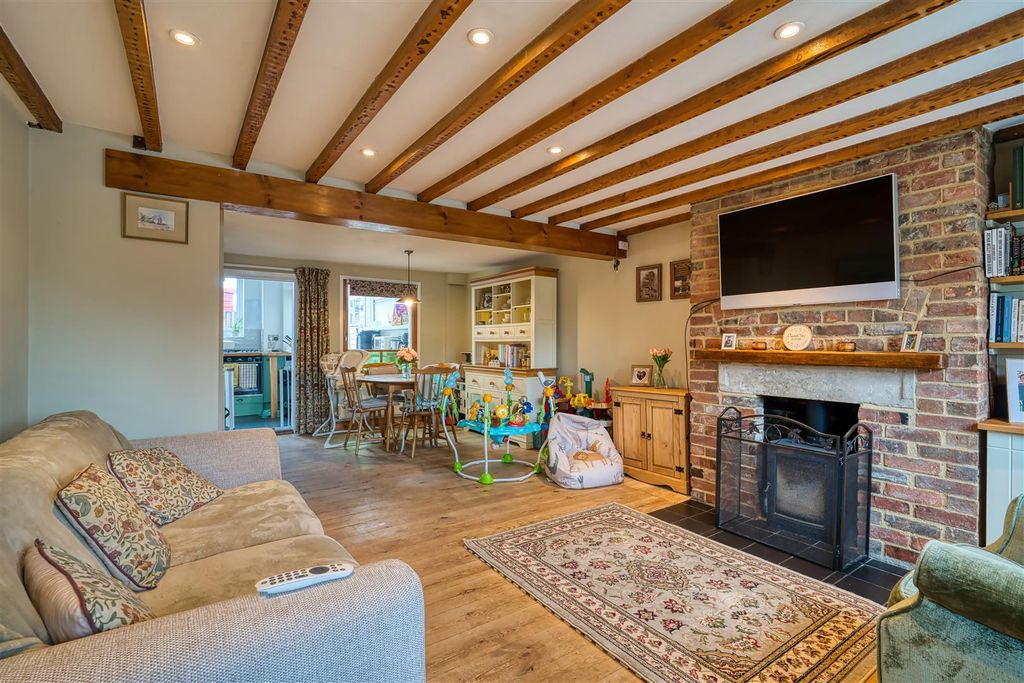 Property photo 2 of 9 Sitting Room/Dining Room