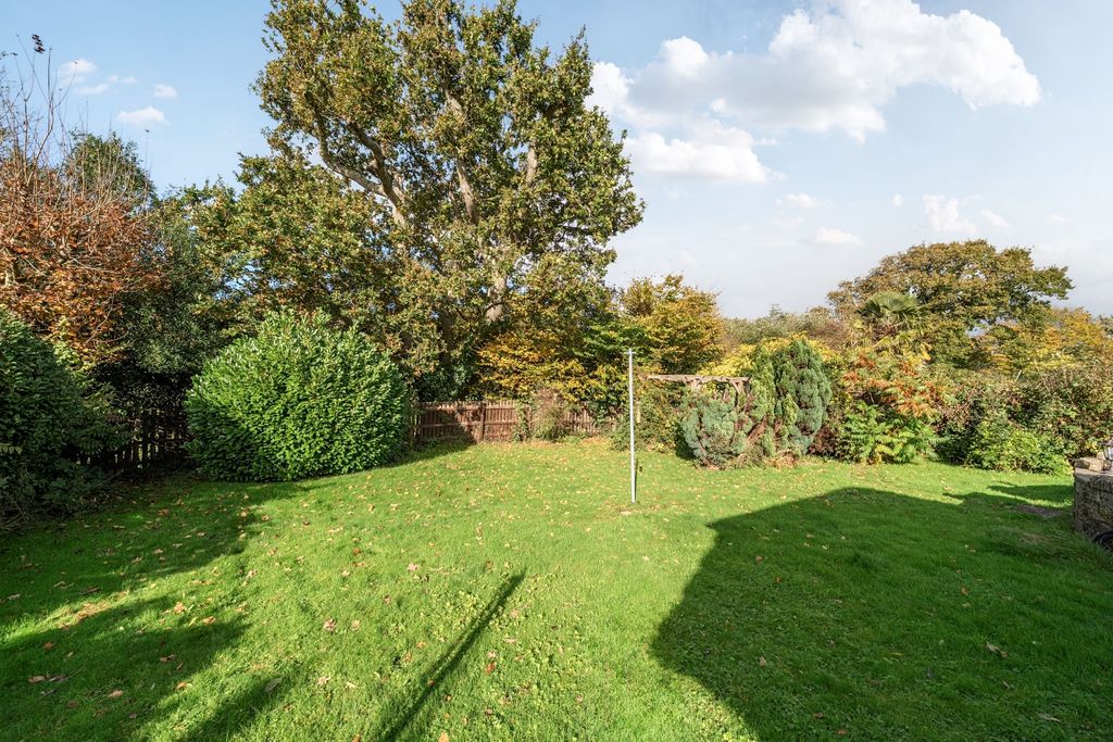 Property photo 2 of 17 1370034-9-68Fb7F284Bfe4