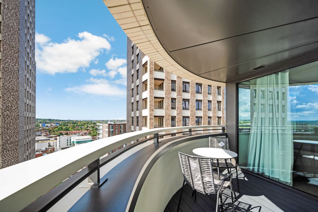 Property photo 2 of 18