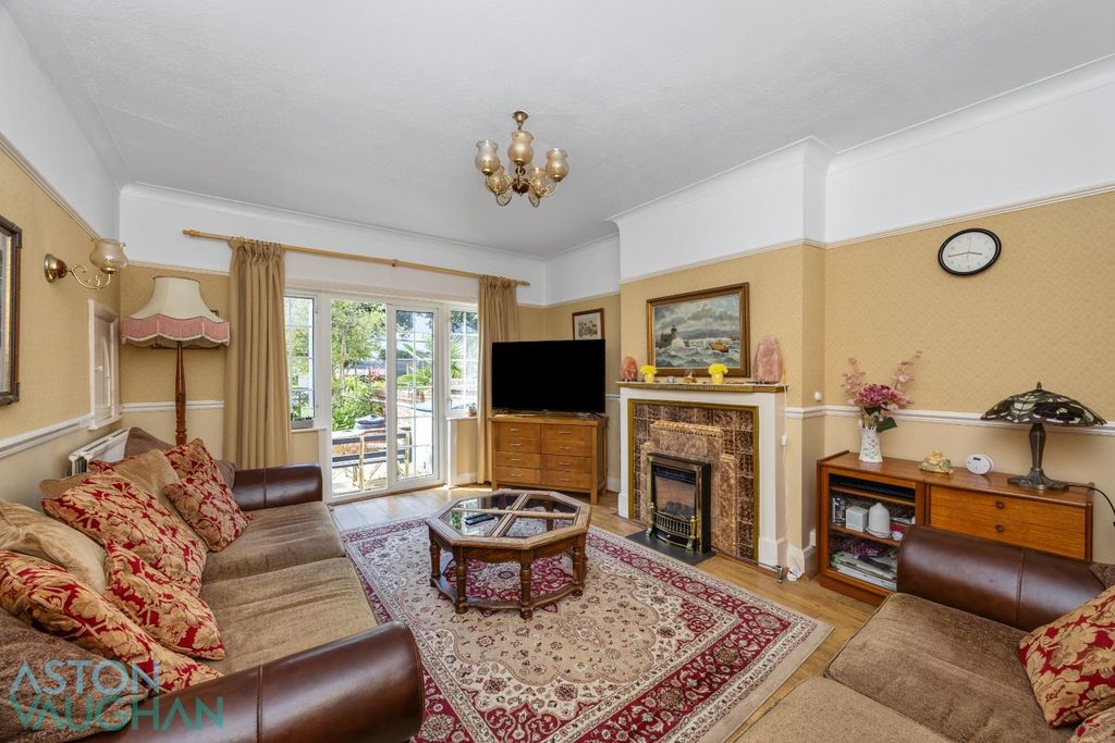 Property photo 3 of 25