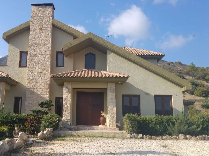 Property photo 2 of 16