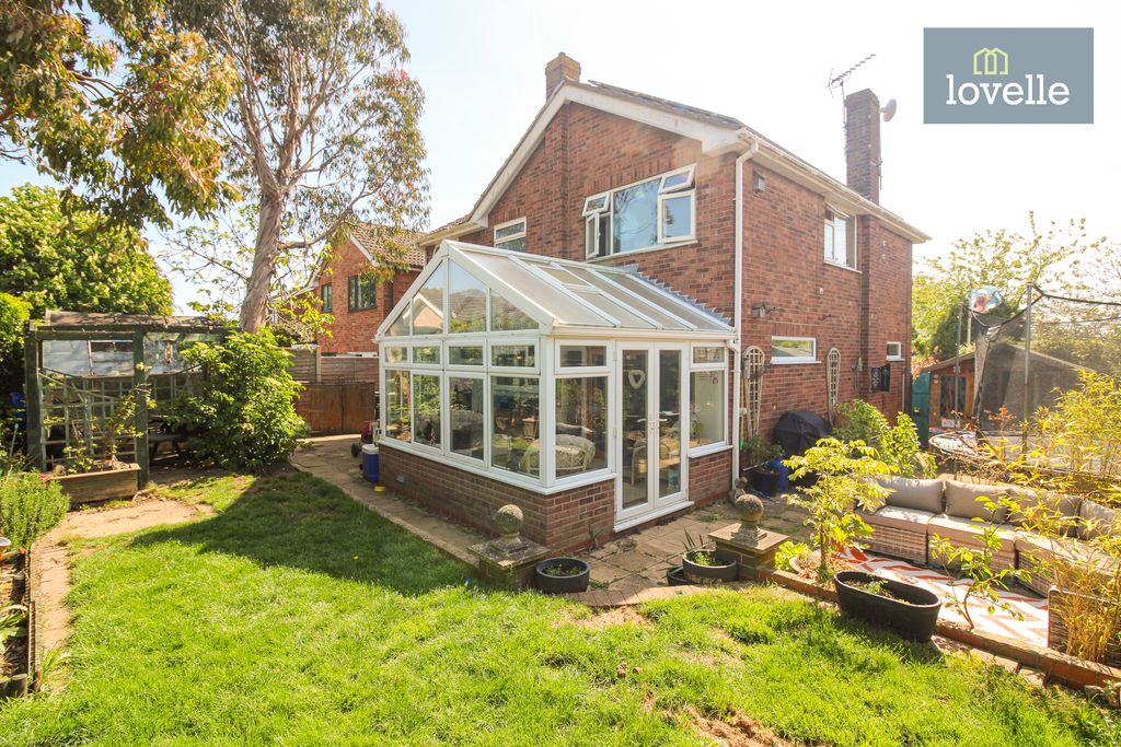 Property photo 2 of 27