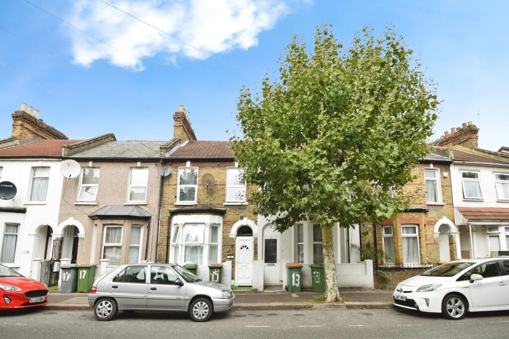 Property photo 1 of 12