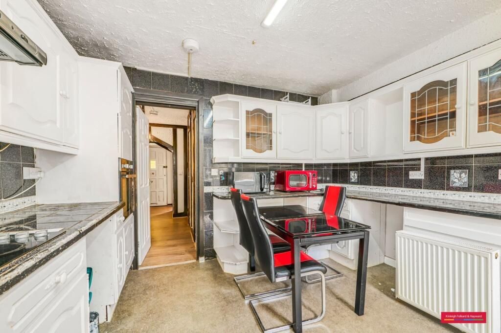 Property photo 2 of 22