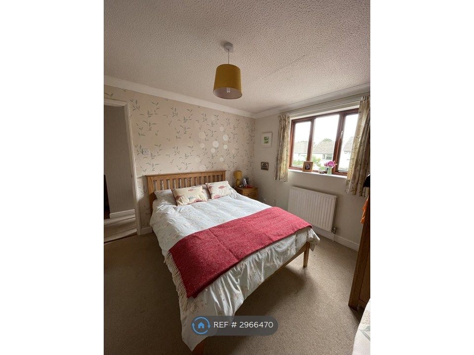 Property photo 3 of 8 Bedroom