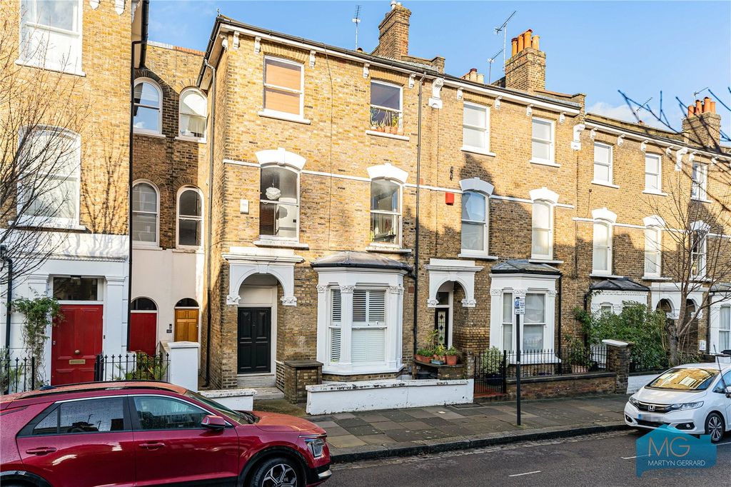 Property photo 2 of 19 Picture No. 12