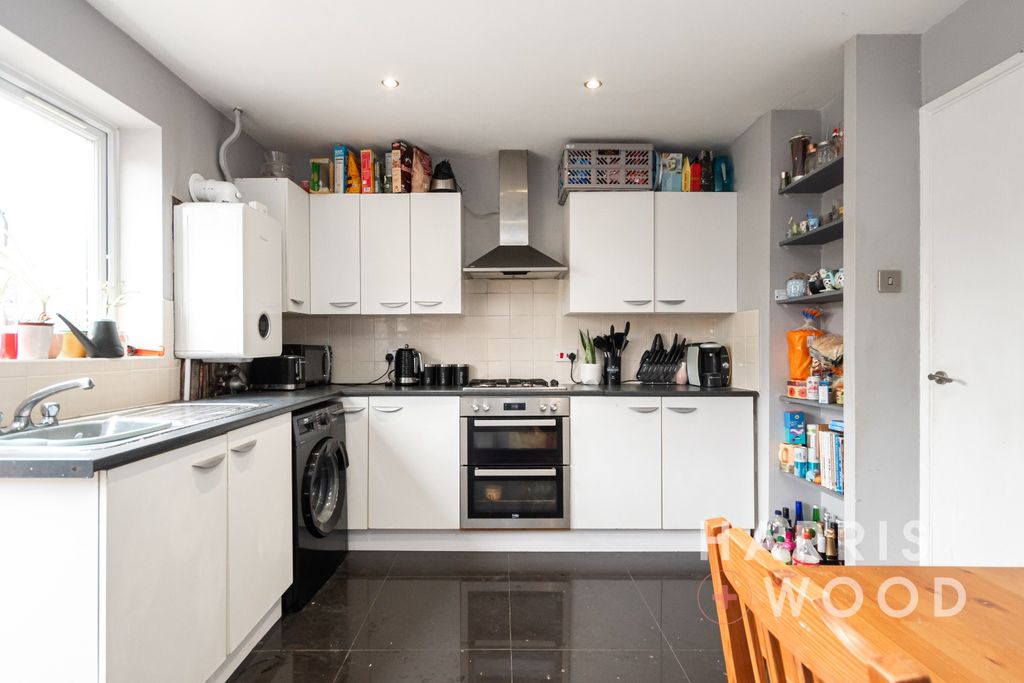 Property photo 2 of 20 4409543