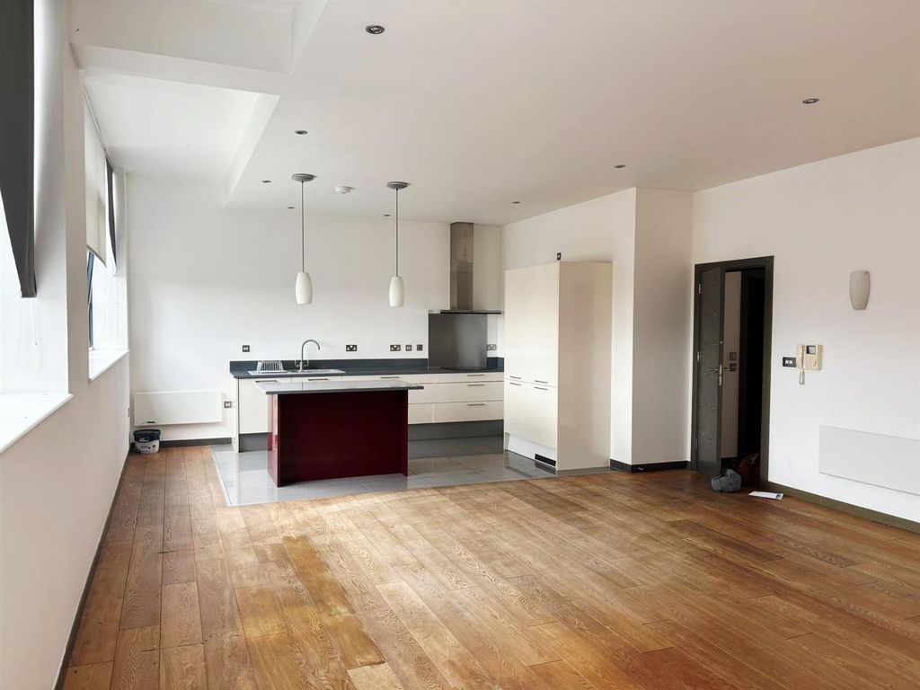 Property photo 1 of 4 Kitchen Area