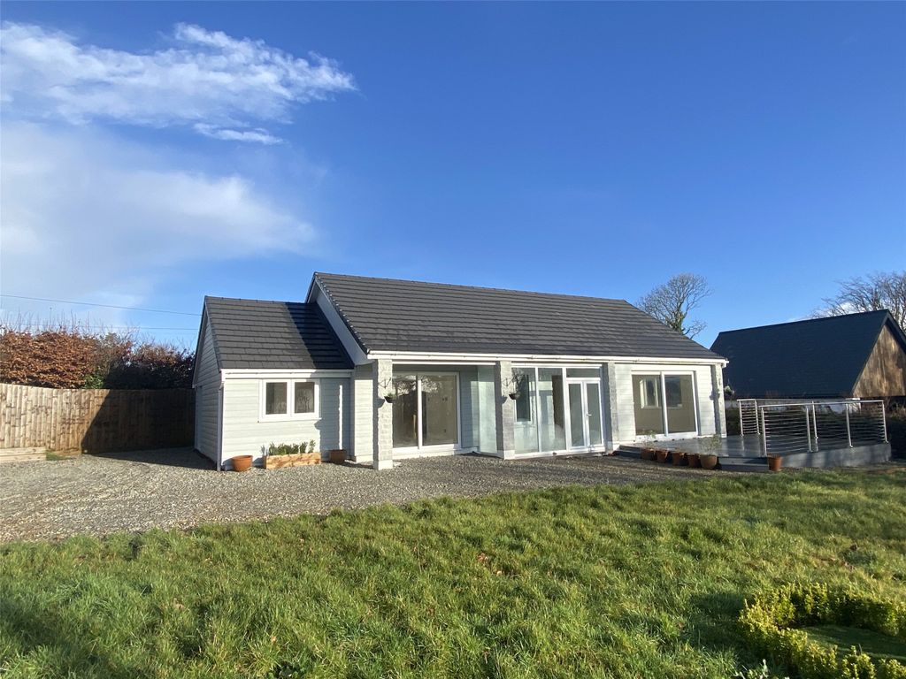 Property photo 1 of 12 1 - Picture No. 01