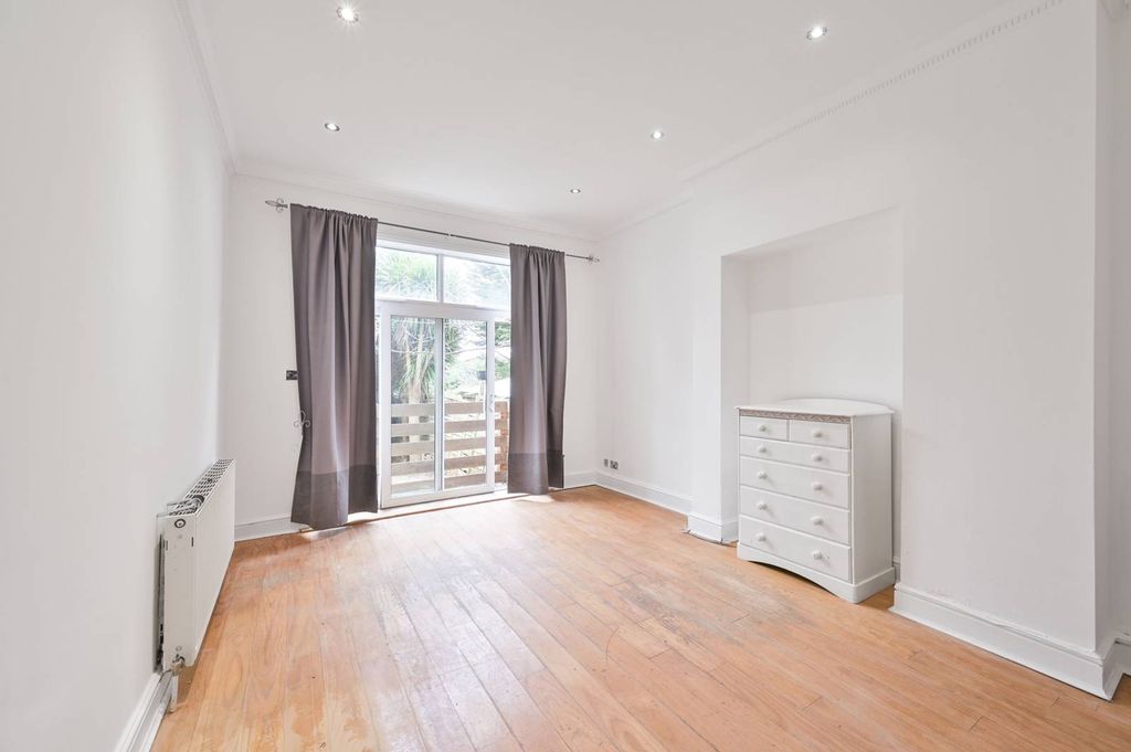 Property photo 2 of 6